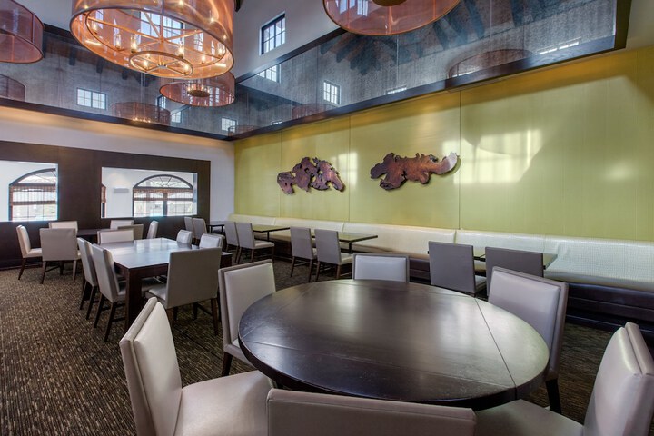 Dining 78 of 130