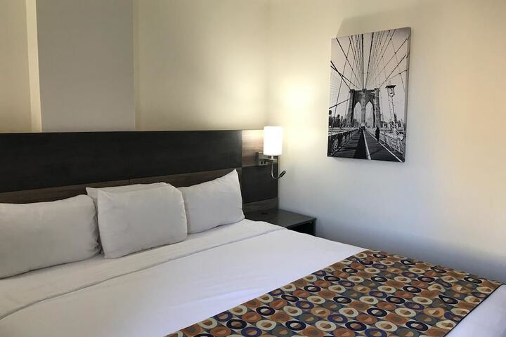 Room 10 of 31