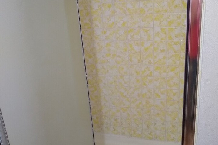 Room 12 of 34