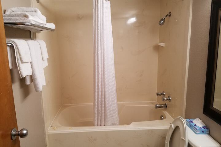 Room 33 of 52