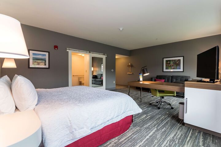 Room 14 of 33