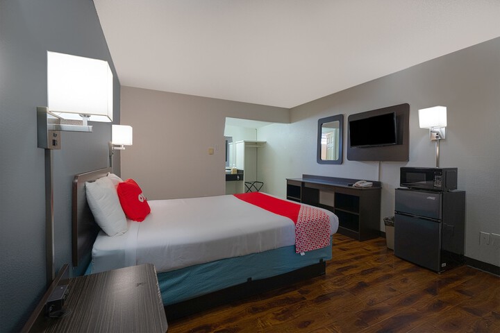 Room 38 of 103