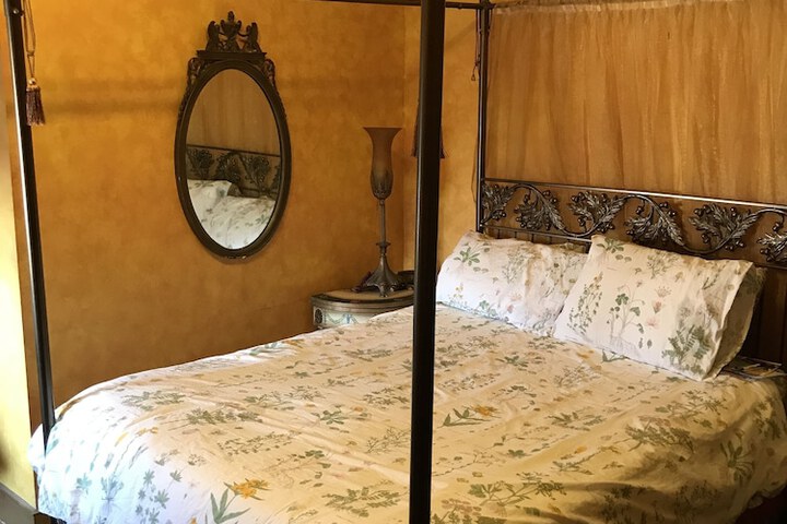 Room 11 of 21
