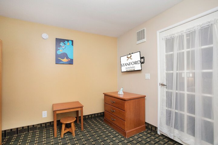 Room 27 of 42