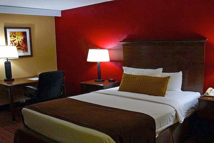 Room 16 of 37