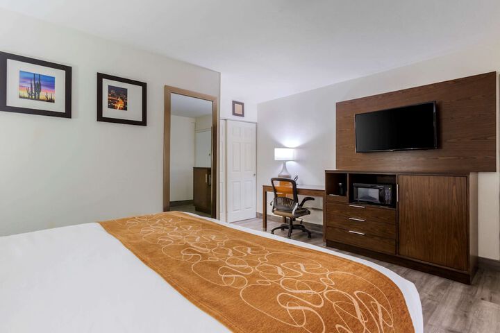Room 25 of 28