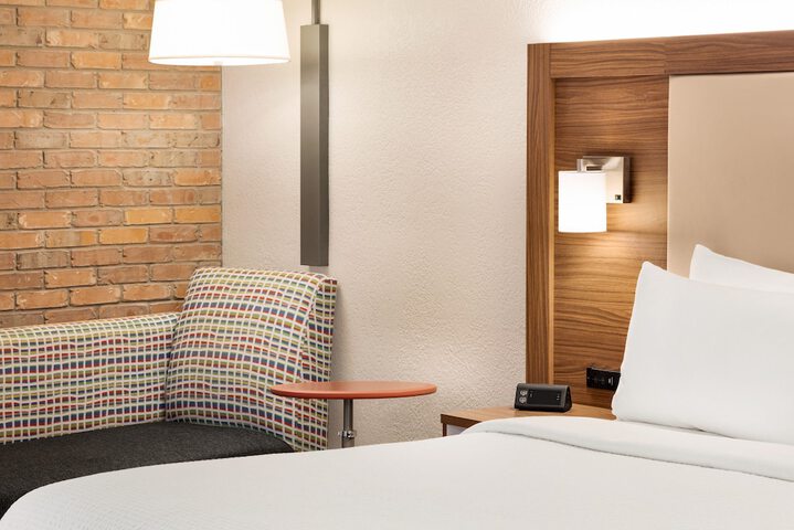 Room 18 of 43