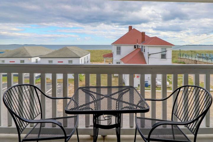 Waves Oceanfront Resort