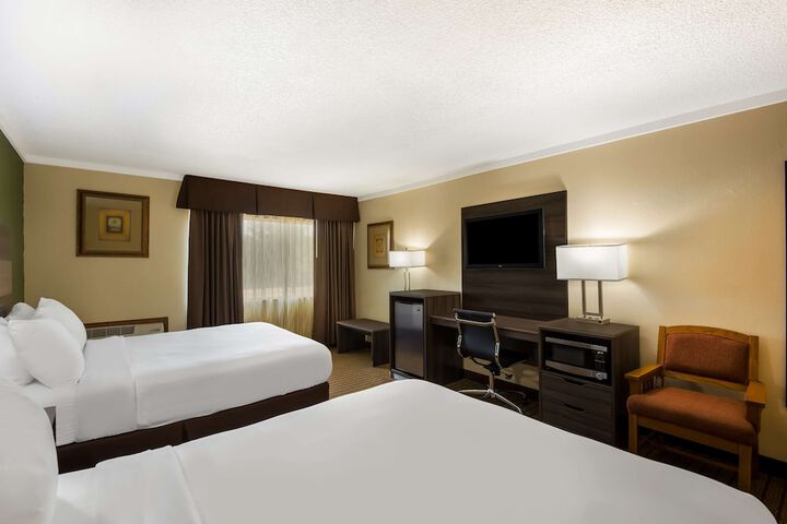 Room 14 of 30