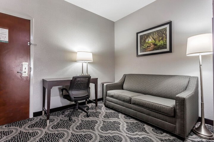 Room 32 of 45