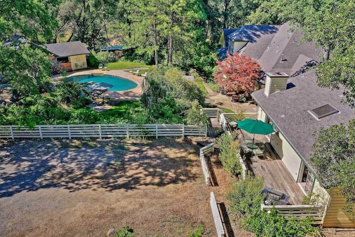 Sonora Home on 10 Resort Acres w / Shared Pool!