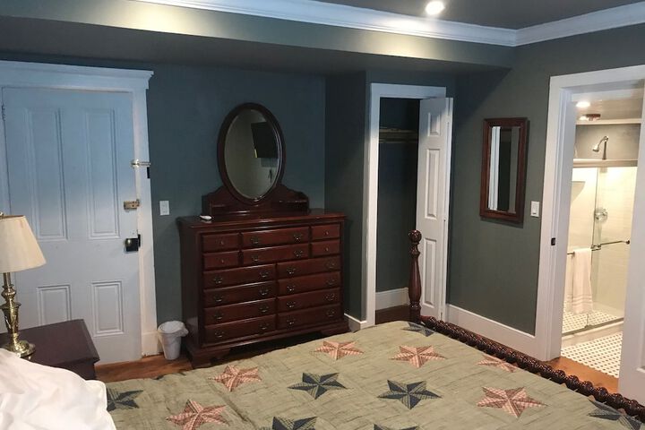 Room 48 of 64