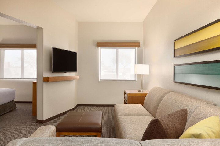 Hyatt Place Phoenix / Chandler-Fashion Center