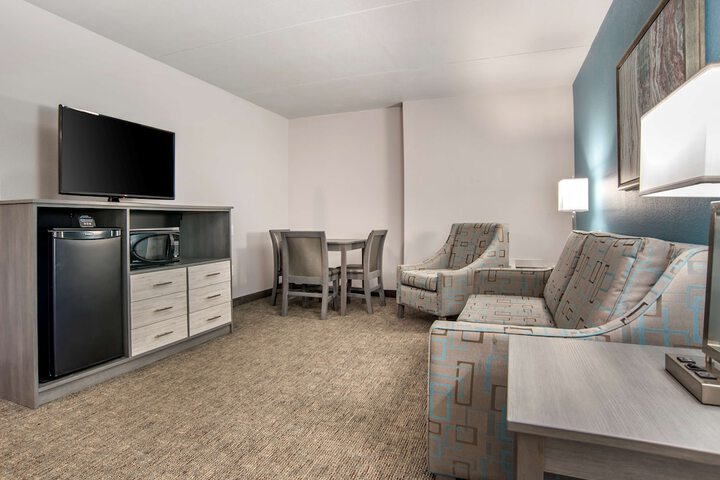 Room 25 of 32