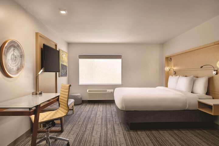 Room 29 of 48
