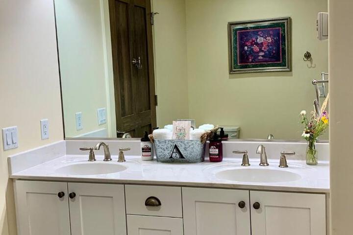 Annies Place Bed & Breakfast