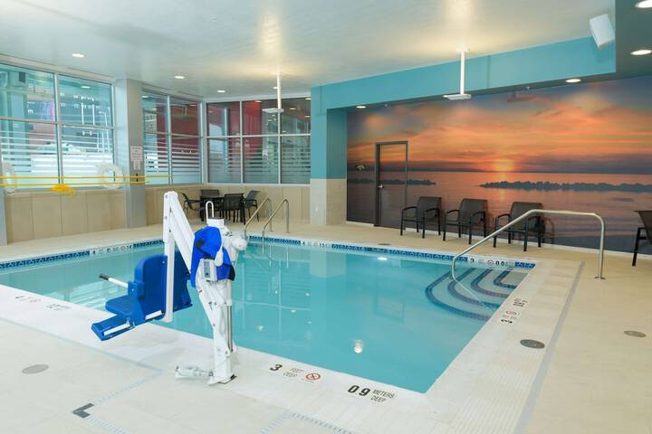 Hampton Inn & Suites Erie Bayfront