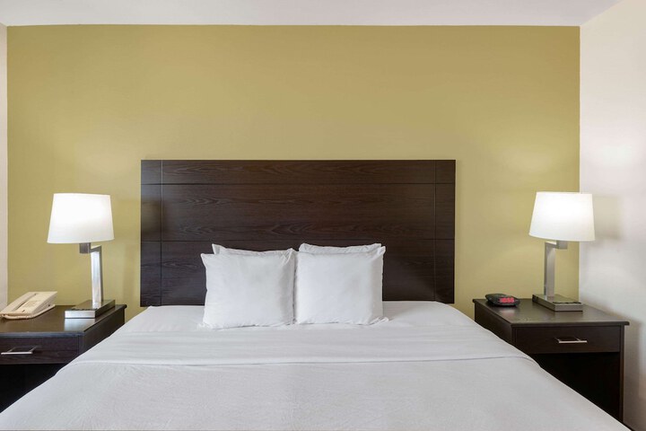 Room 26 of 33