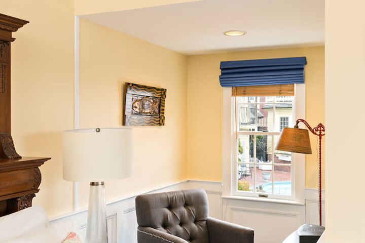 Brass Key Guesthouse - Adults Only