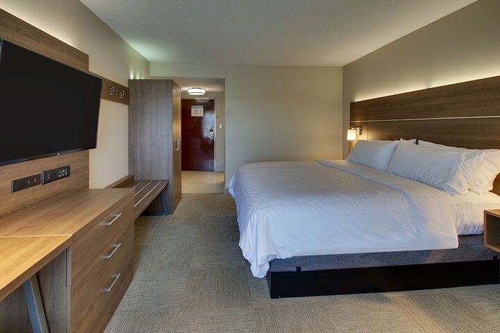 Room 43 of 60