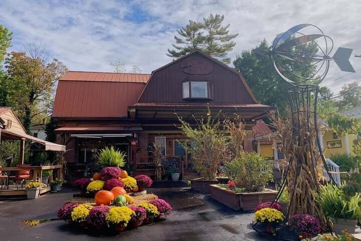 The Iris Garden Downtown Cottages and Suites