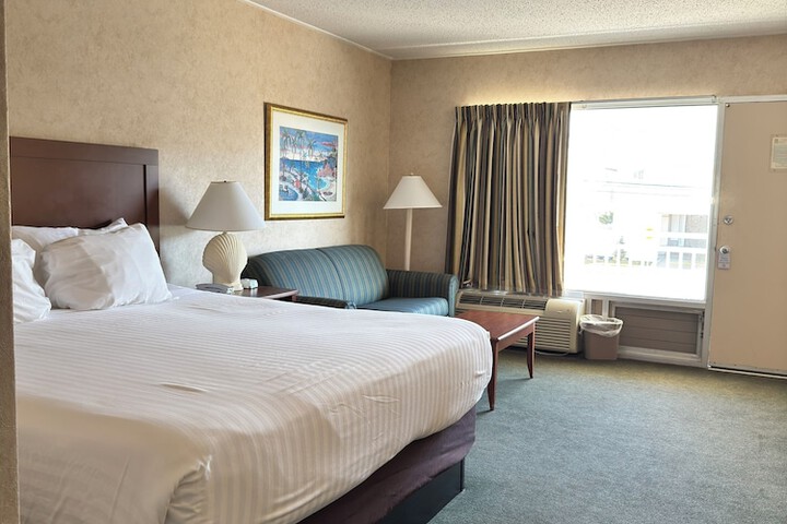 Impala Island Inn
