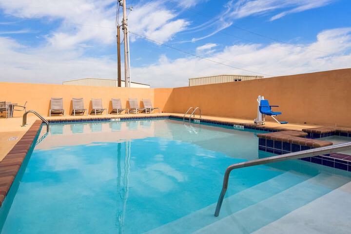 Pool 4 of 34