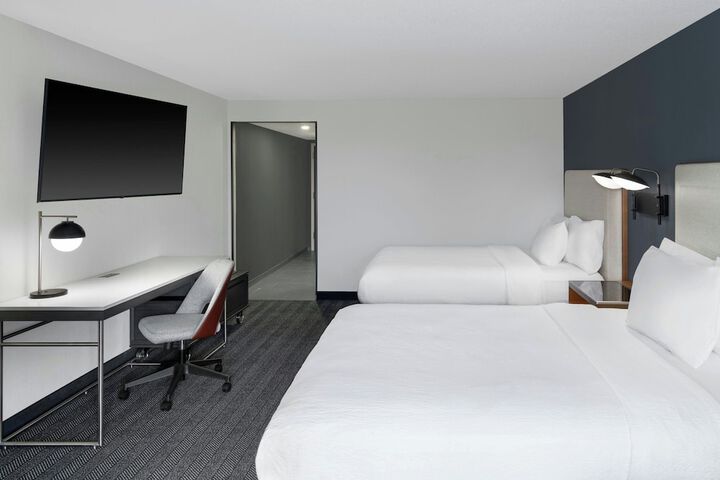 Courtyard by Marriott Cleveland Airport South