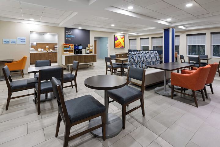 Holiday Inn Express Hotel & Suites Freeport by IHG