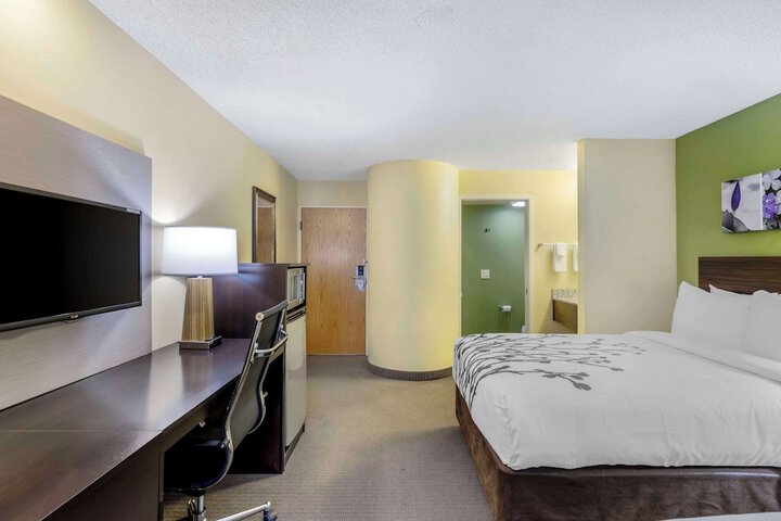 Room 19 of 38