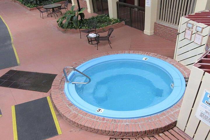 Quality Inn Newport