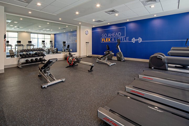 Holiday Inn Express & Suites Valencia - Santa Clarita by IHG