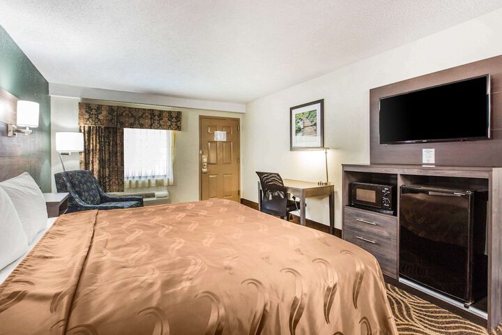 Room 8 of 35