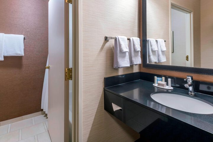 Room 20 of 28