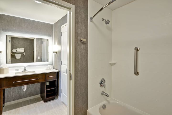 Room 25 of 44