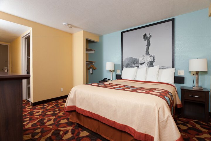 Room 34 of 94