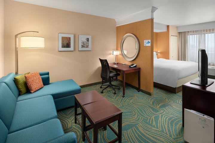 Room 10 of 19