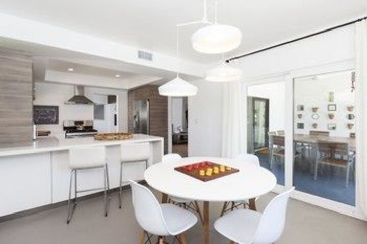 3Br 2BA Modern Luxury House by RedAwning