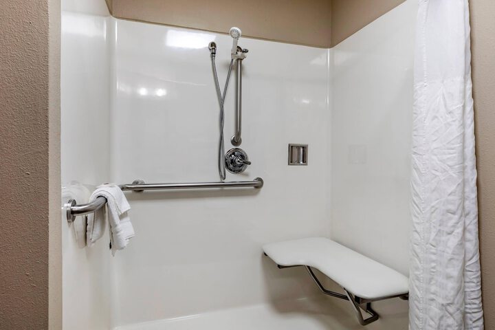 Comfort Inn & Suites Pauls Valley - City Lake