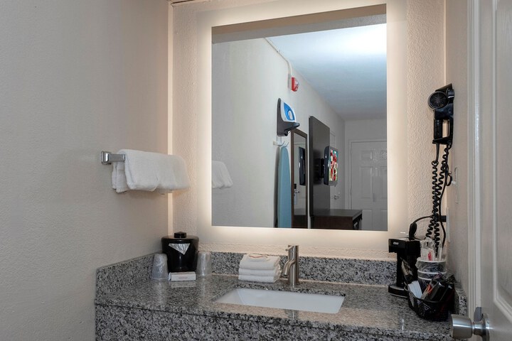 Room 18 of 31