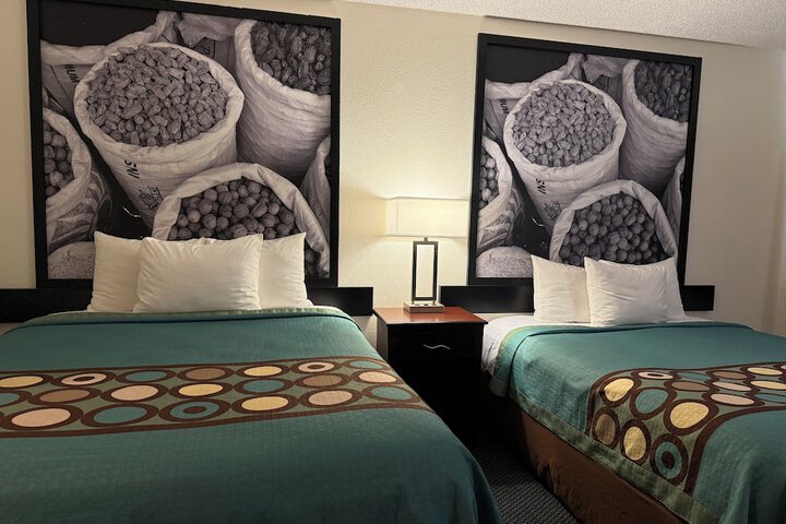 Super 8 by Wyndham Selma / Fresno Area