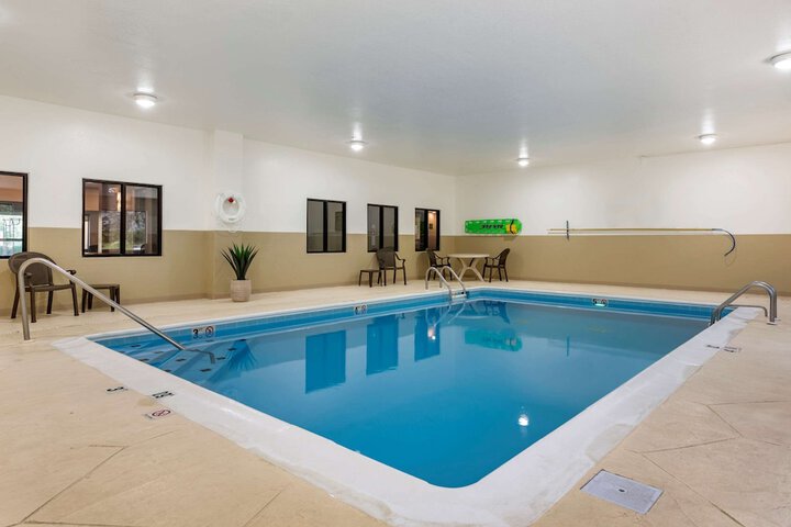 Pool 4 of 33
