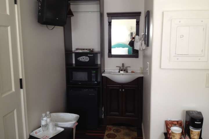 Room 6 of 38
