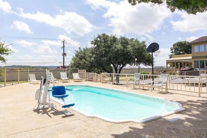 Pool 5 of 44