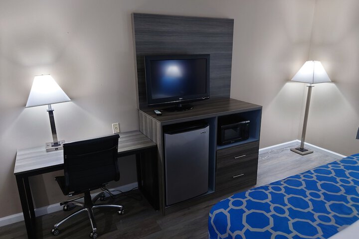 Room 13 of 25