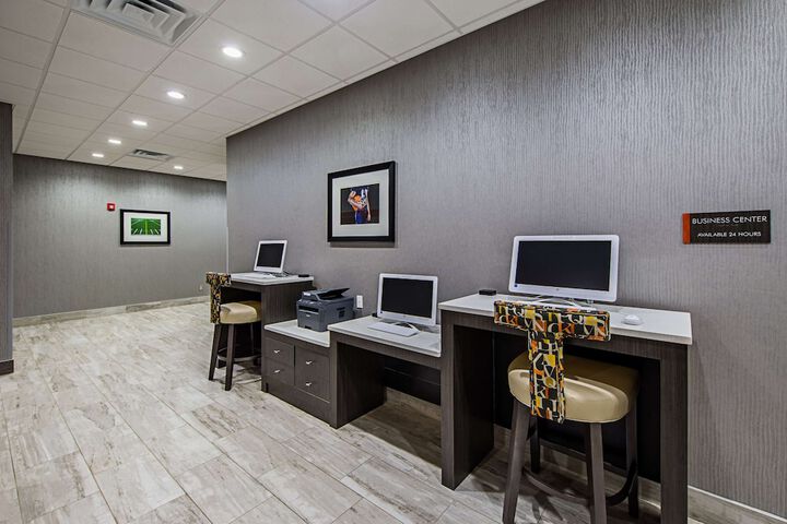 Business Center 36 of 36