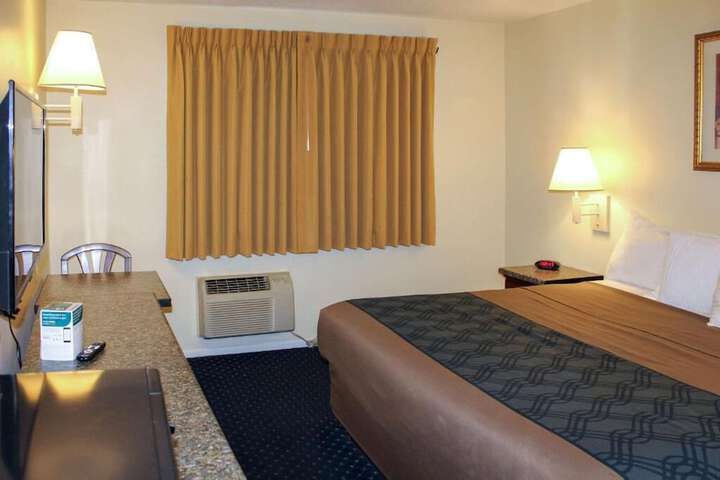 Room 9 of 22
