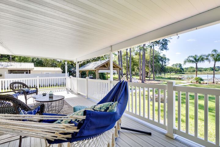 Lakefront Tavares Home w / Deck Patio & Dock!