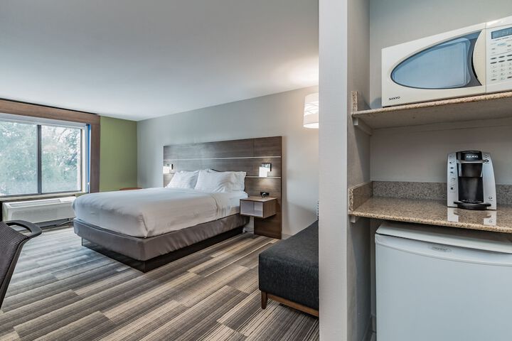 Holiday Inn Express Hotel & Suites South Bend by IHG
