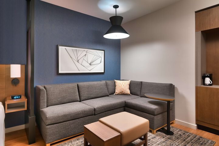 Room 18 of 33